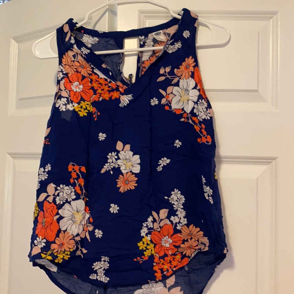 Beautiful floral tank excellent condition